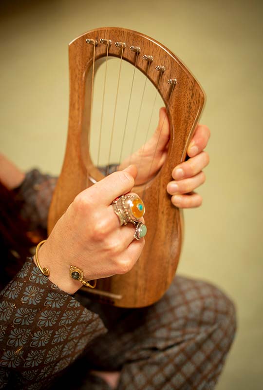 Kinderen die samen muziek maken en dansen - de vreugde van creatief onderwijs